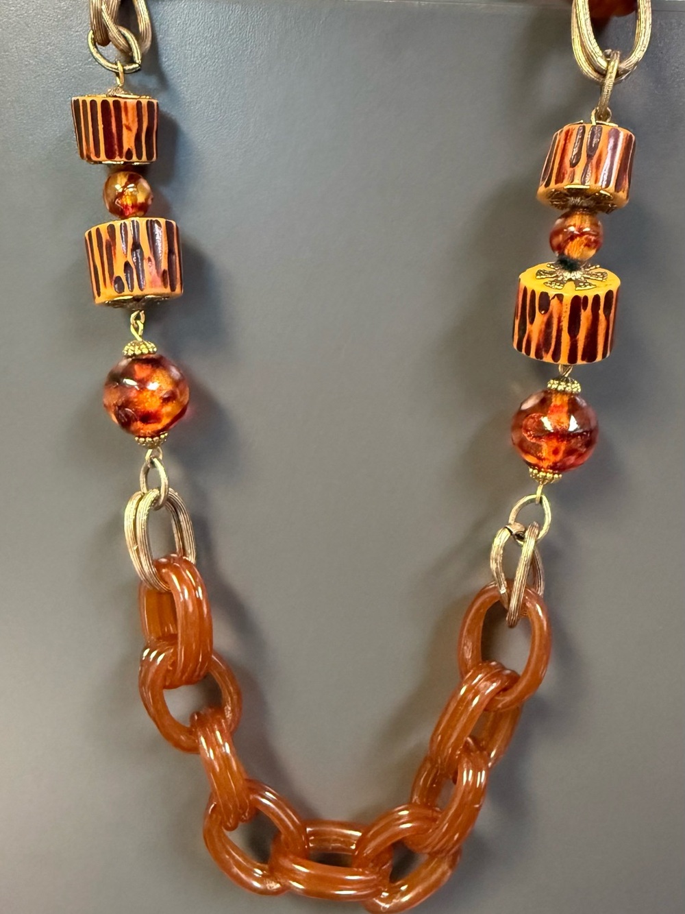 Vintage Bakelite Links with Bakelite Textured Wood Logs & Gold-tone links